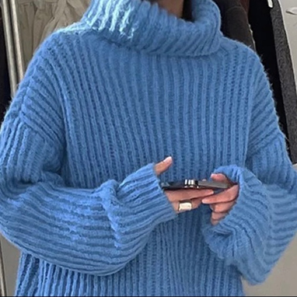 GORGEOUS Chunky Oversized Rib Cozy Comfy Warm Blue Fuzzy Big Turtleneck Sweater